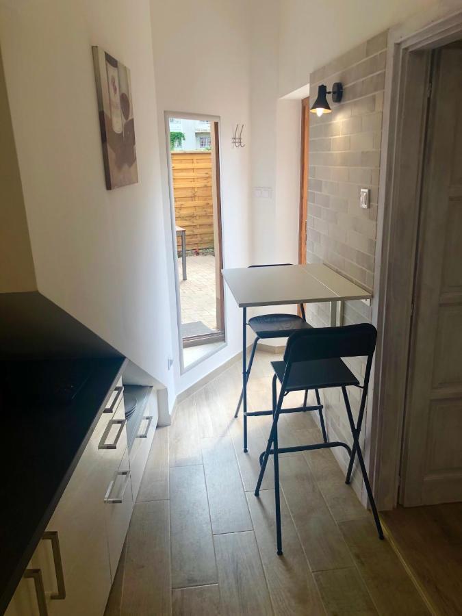 Boroka Apartman Belvaros Veszprém Buitenkant foto